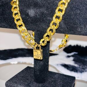 Dior Gold Toned 18” Unisex Lock Necklace